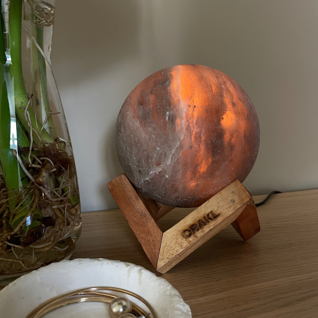 Lampe de sel de l'Himalaya à intensité variable Luna - 3-4 KG